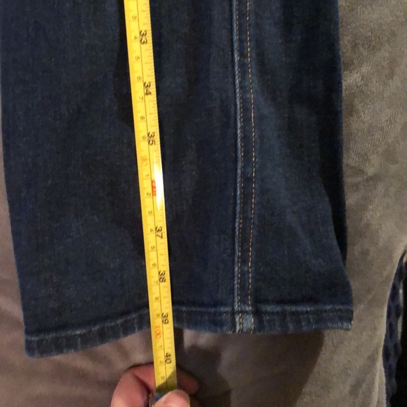 🌹 7 for all mankind size 26 ‘A’ pocket leg wider - Picture 10 of 16